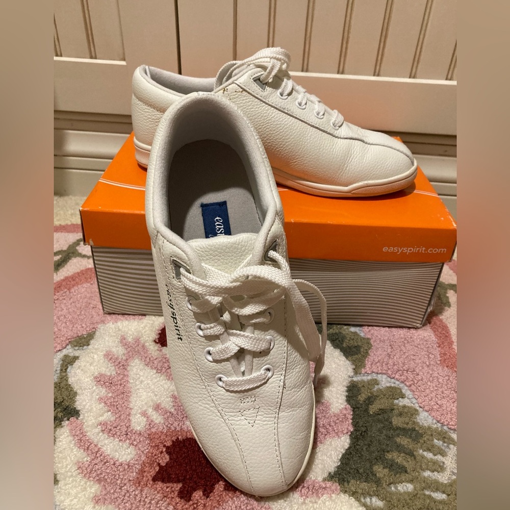Easy Spirit White Leather Walking Sneakers Size 6M